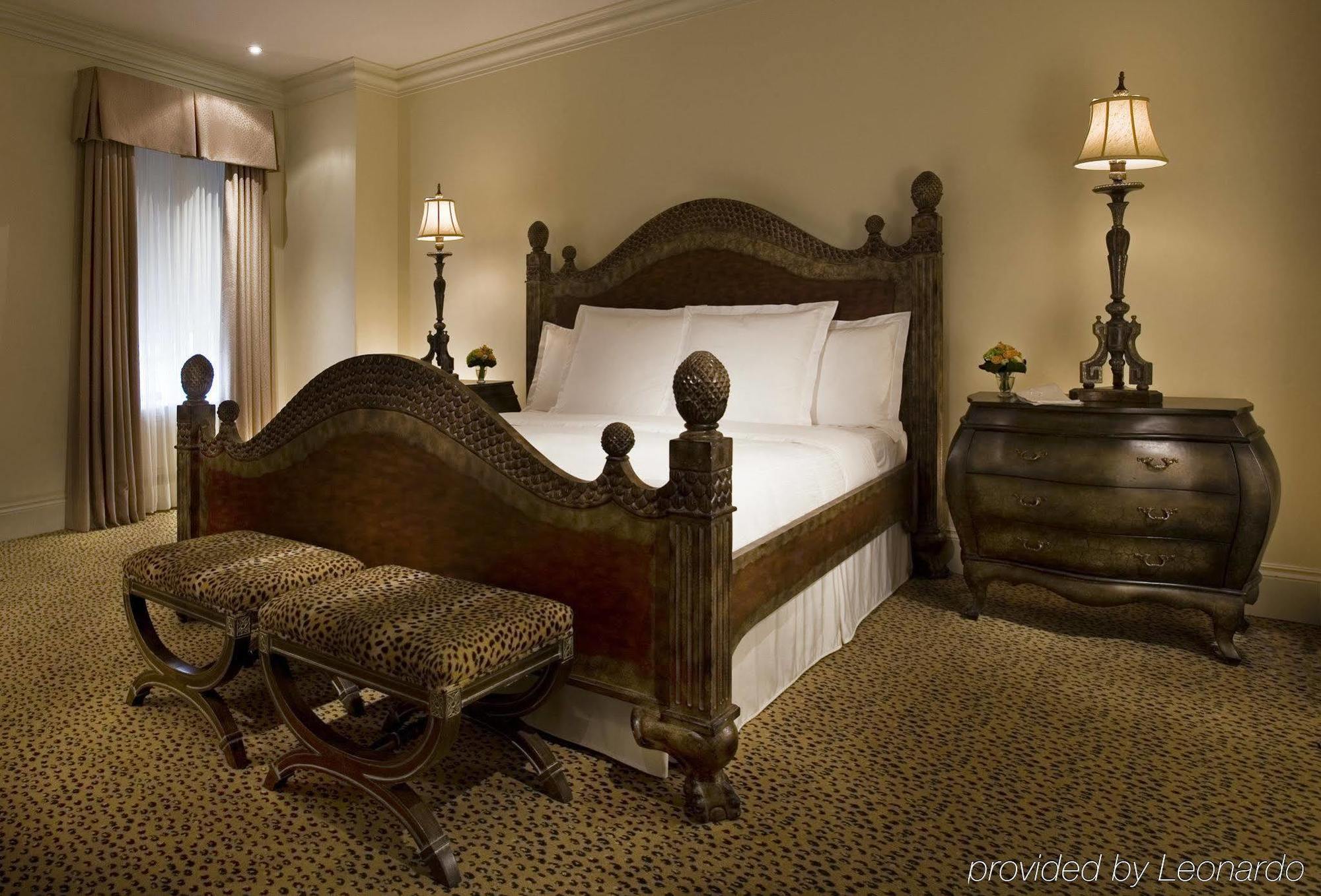 Hotel Le St. James Монреаль Экстерьер фото