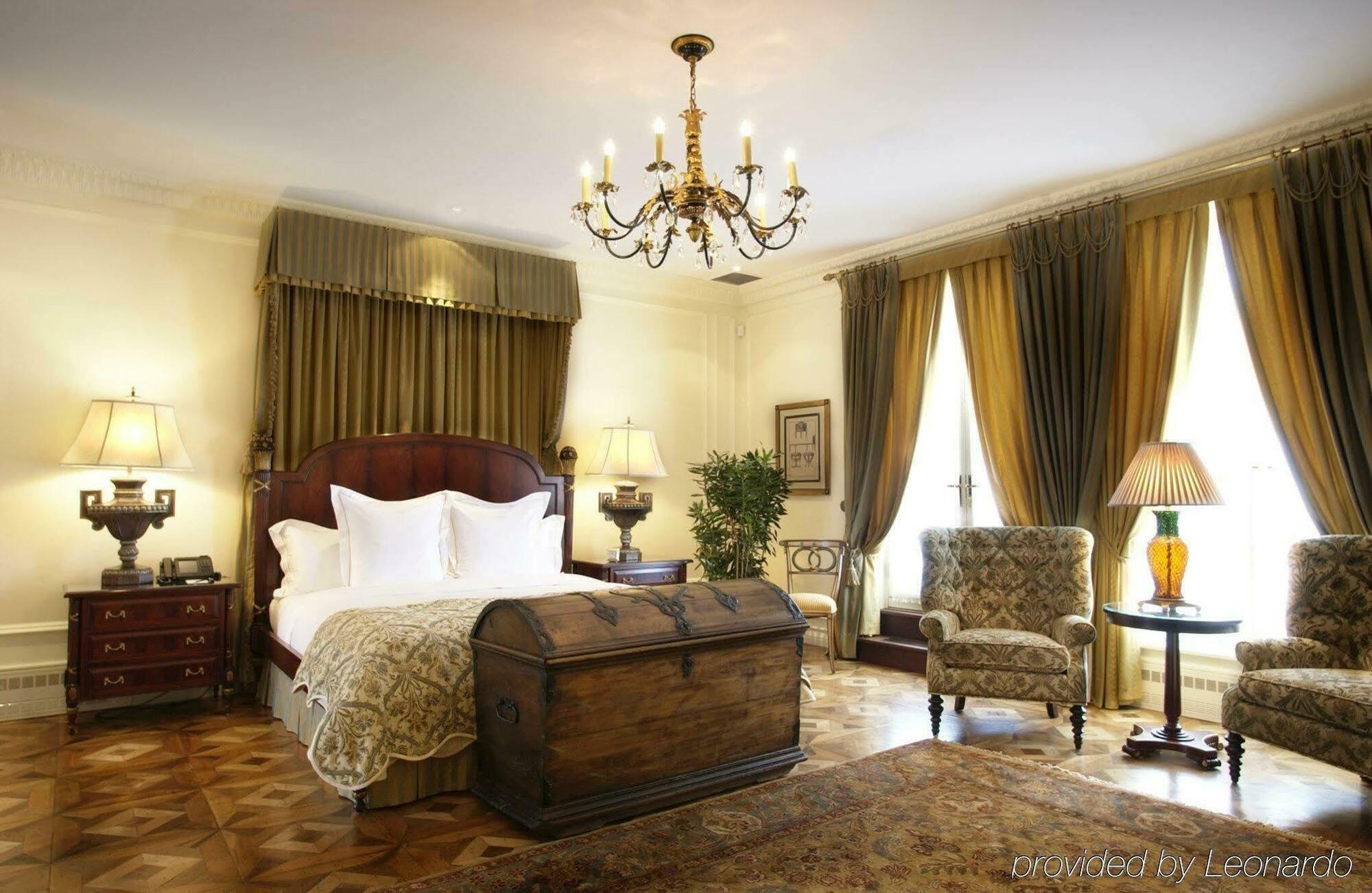 Hotel Le St. James Монреаль Экстерьер фото